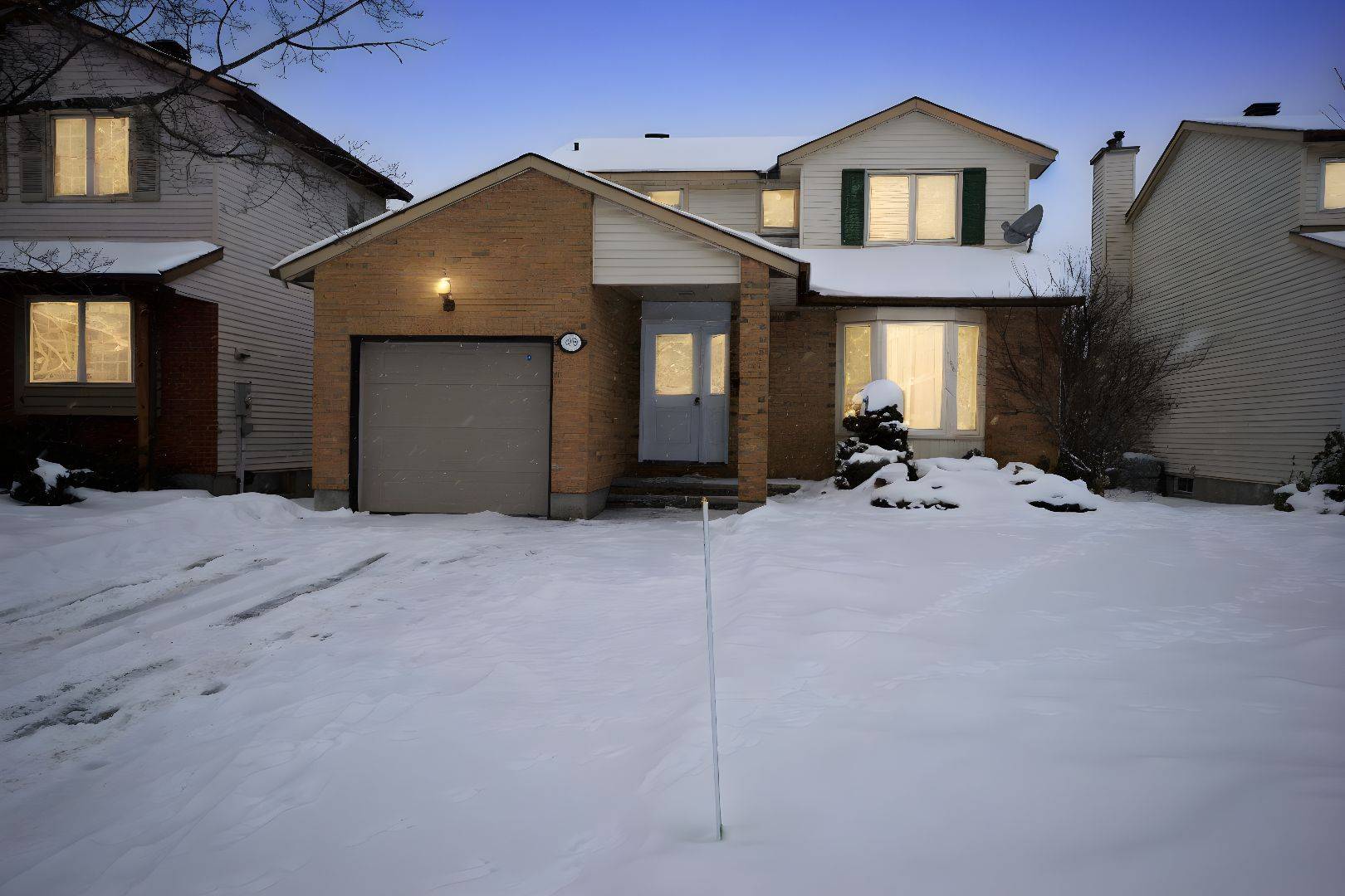 Orleans - Cumberland And Area, ON K1E 2R1,1749 Des Prairies AVE