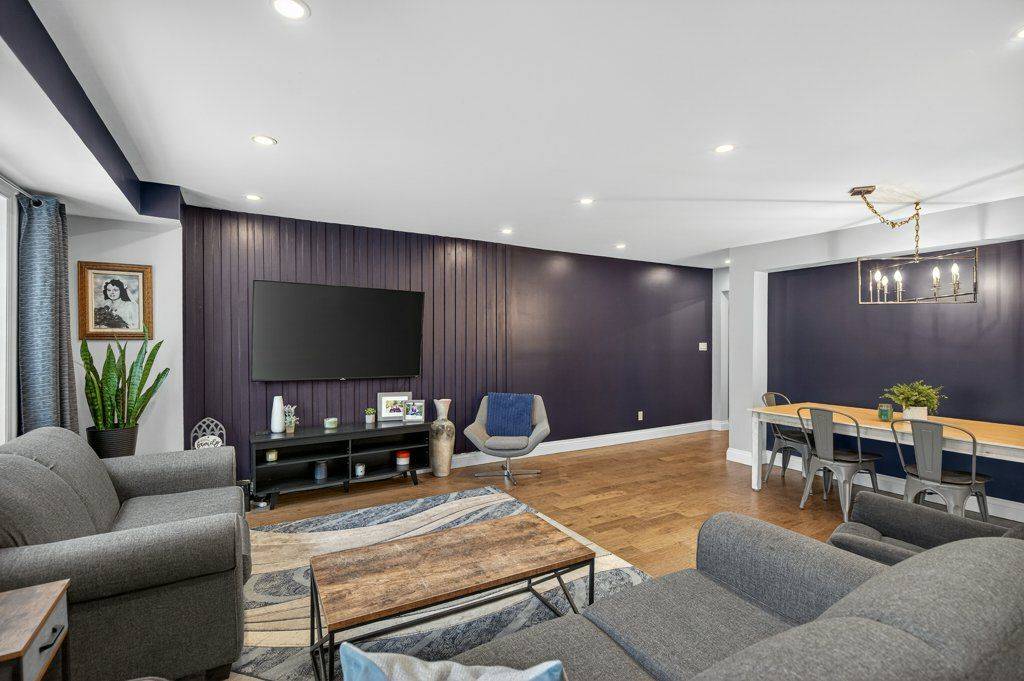 Hamilton, ON L8K 2B3,2 Sylvia AVE