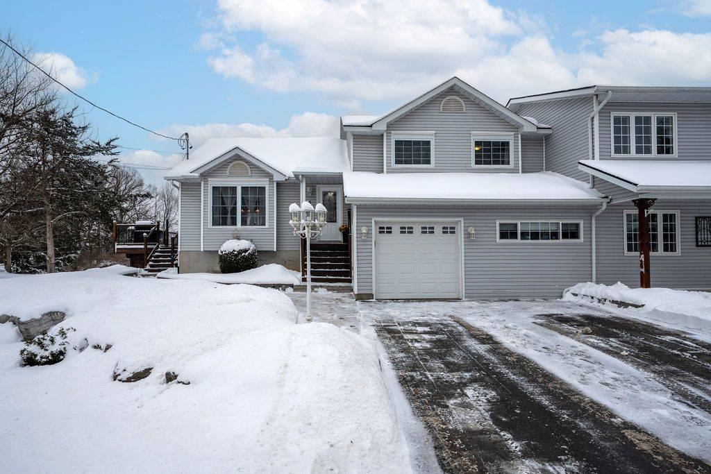 Loyalist, ON K0H 2H0,15 Gore ST