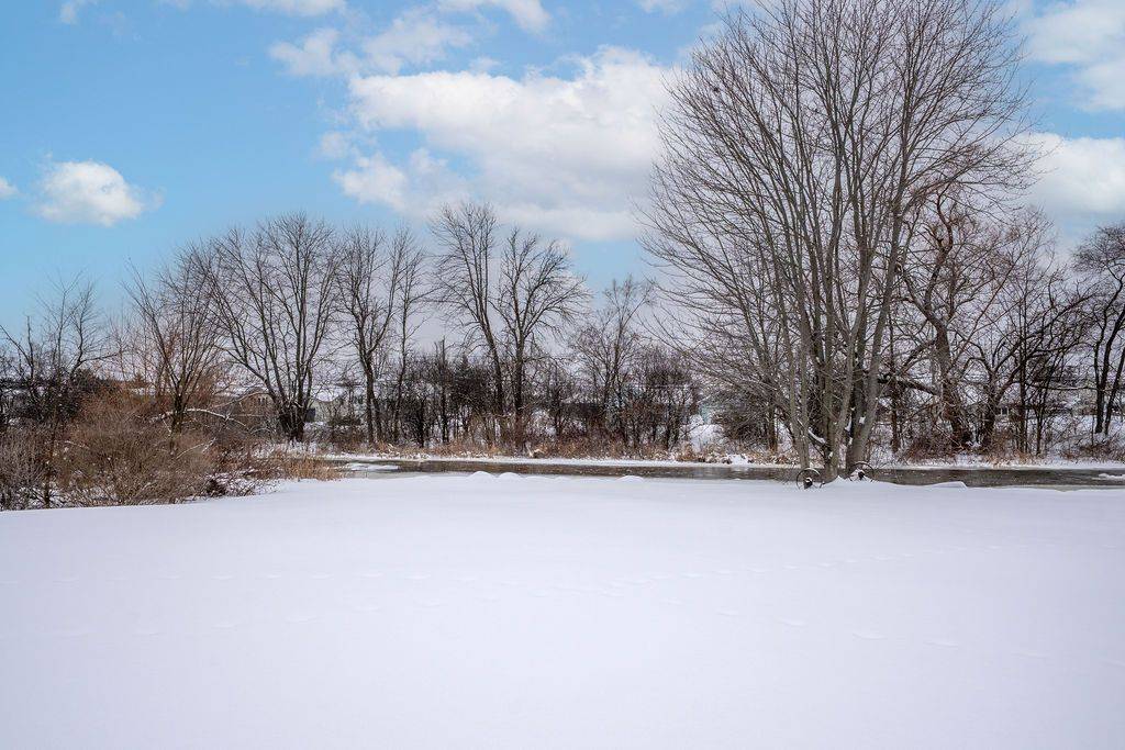 Loyalist, ON K0H 2H0,15 Gore ST