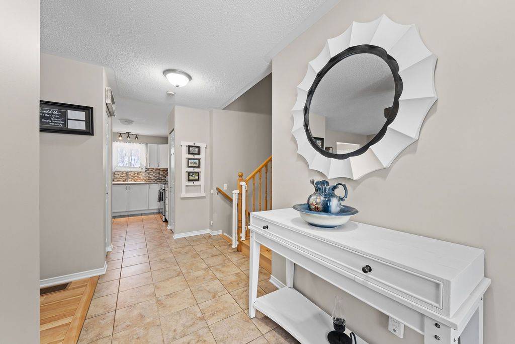 Loyalist, ON K0H 2H0,15 Gore ST