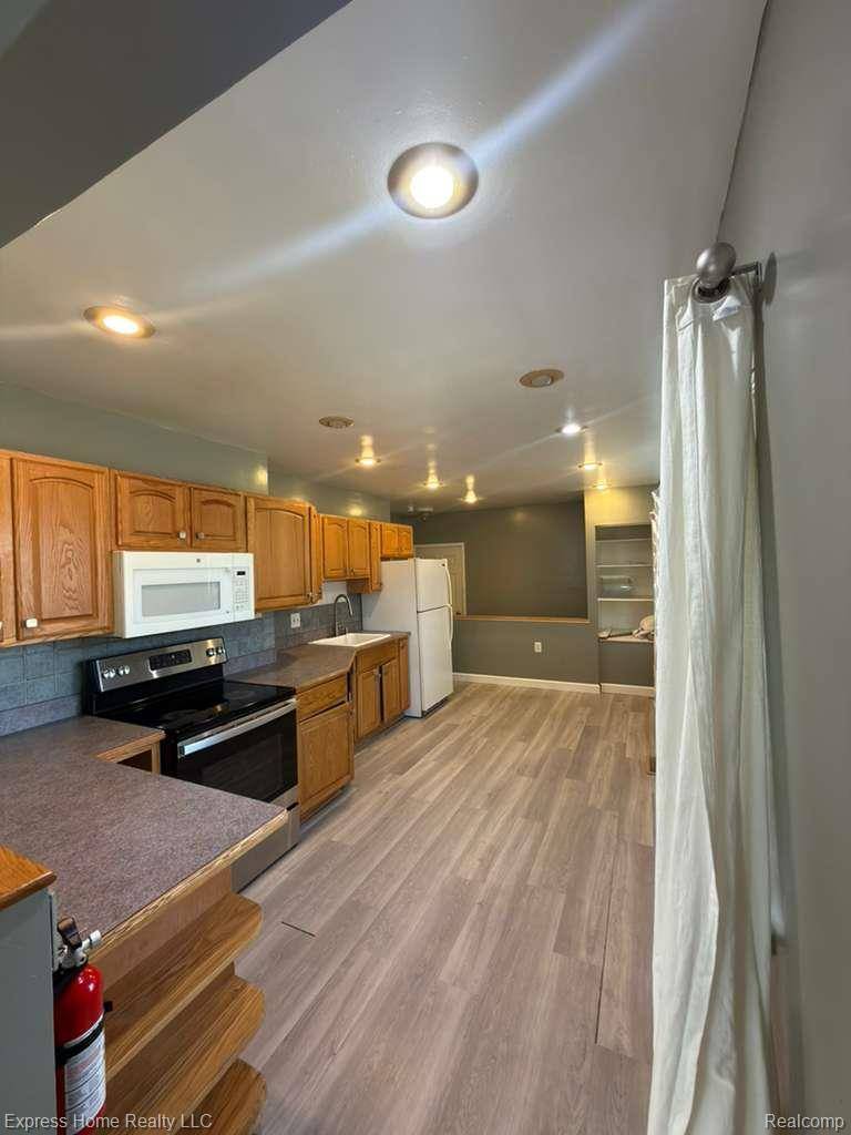 Warren, MI 48088,28155 Newport DR