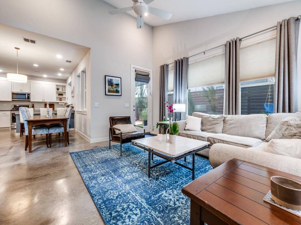 Dallas, TX 75218,1052 Gallivant Lane