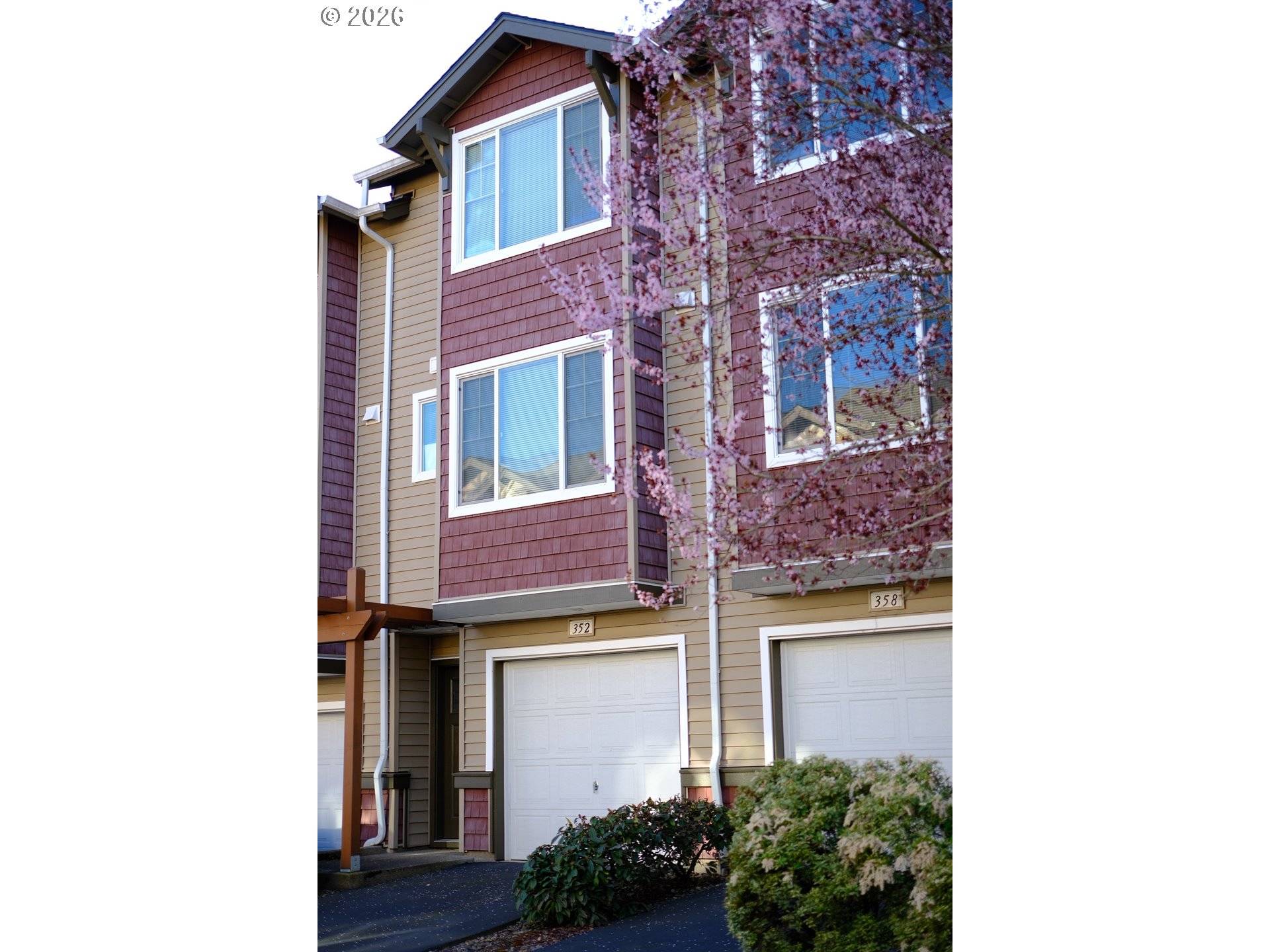 Hillsboro, OR 97006,352 NE EDGEWAY DR