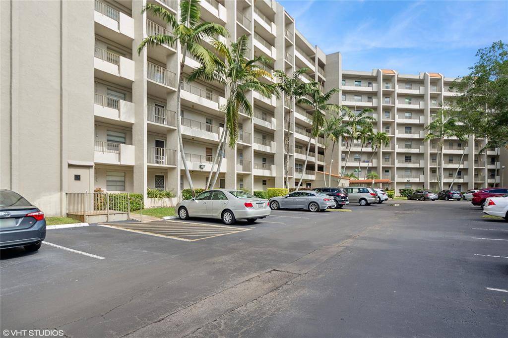 Lauderhill, FL 33319,3940 Inverrary Blvd #403A