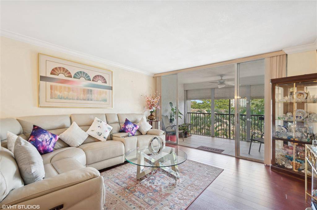 Lauderhill, FL 33319,3940 Inverrary Blvd #403A