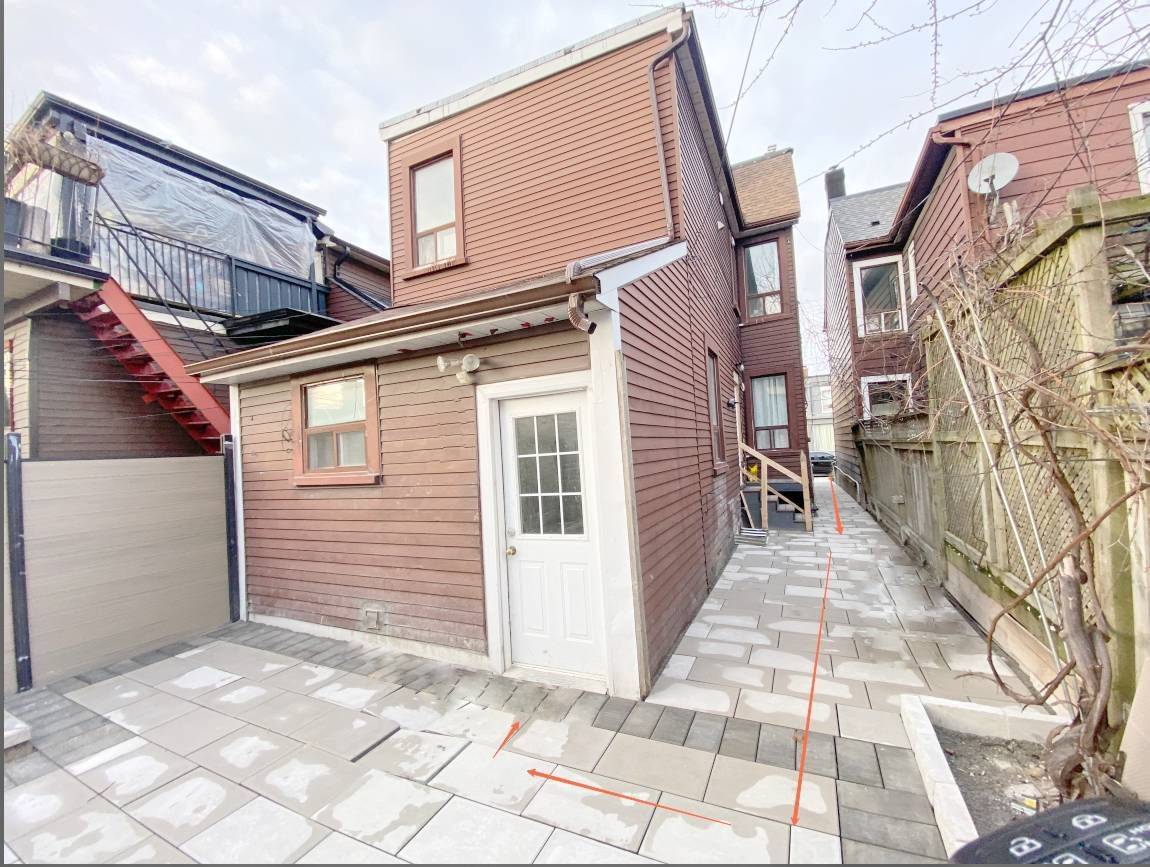 Toronto W02, ON M6H 1W7,81 Hallam ST #Bsmt Room B01