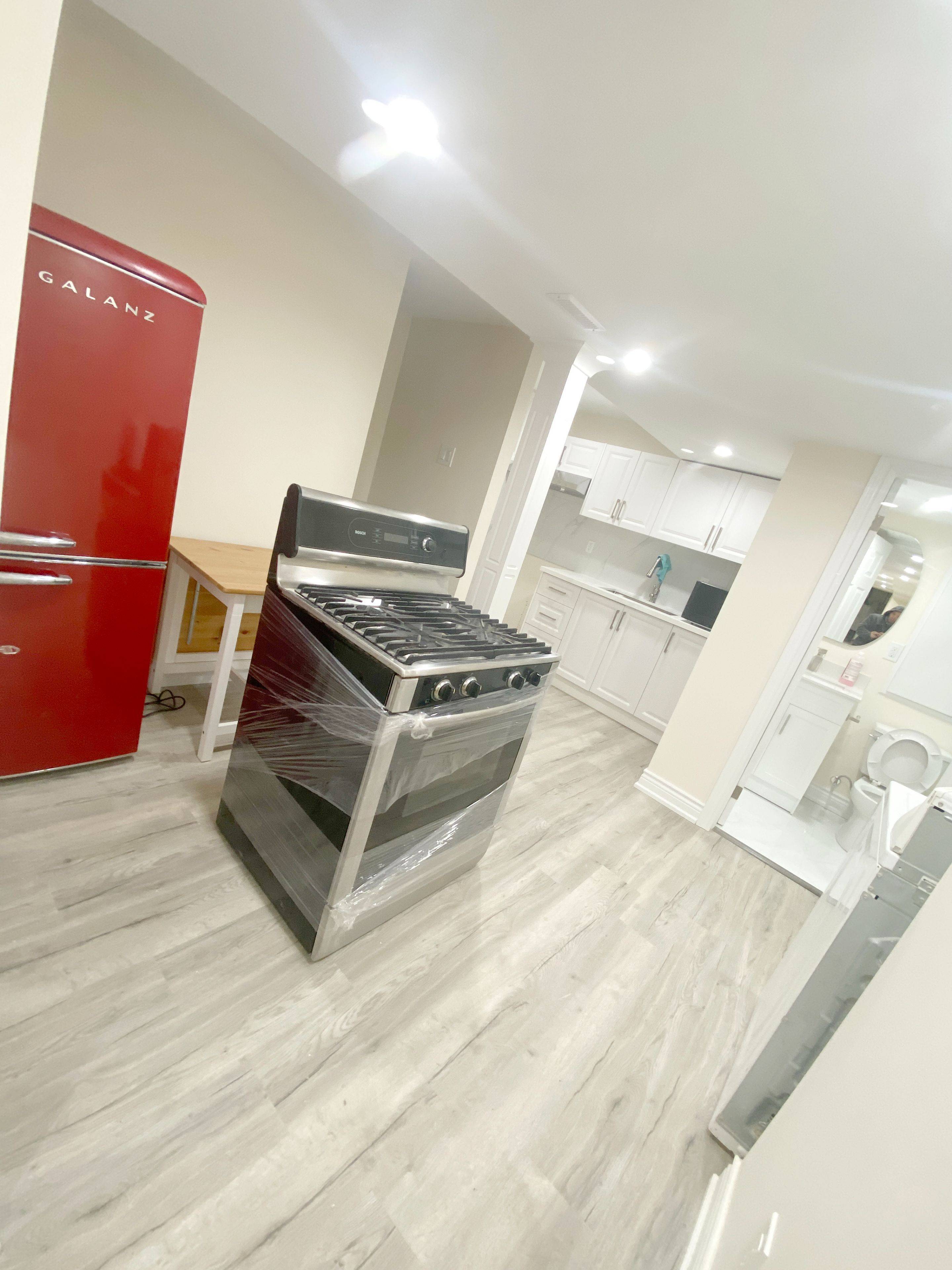 Toronto W02, ON M6H 1W7,81 Hallam ST #Bsmt Room B01