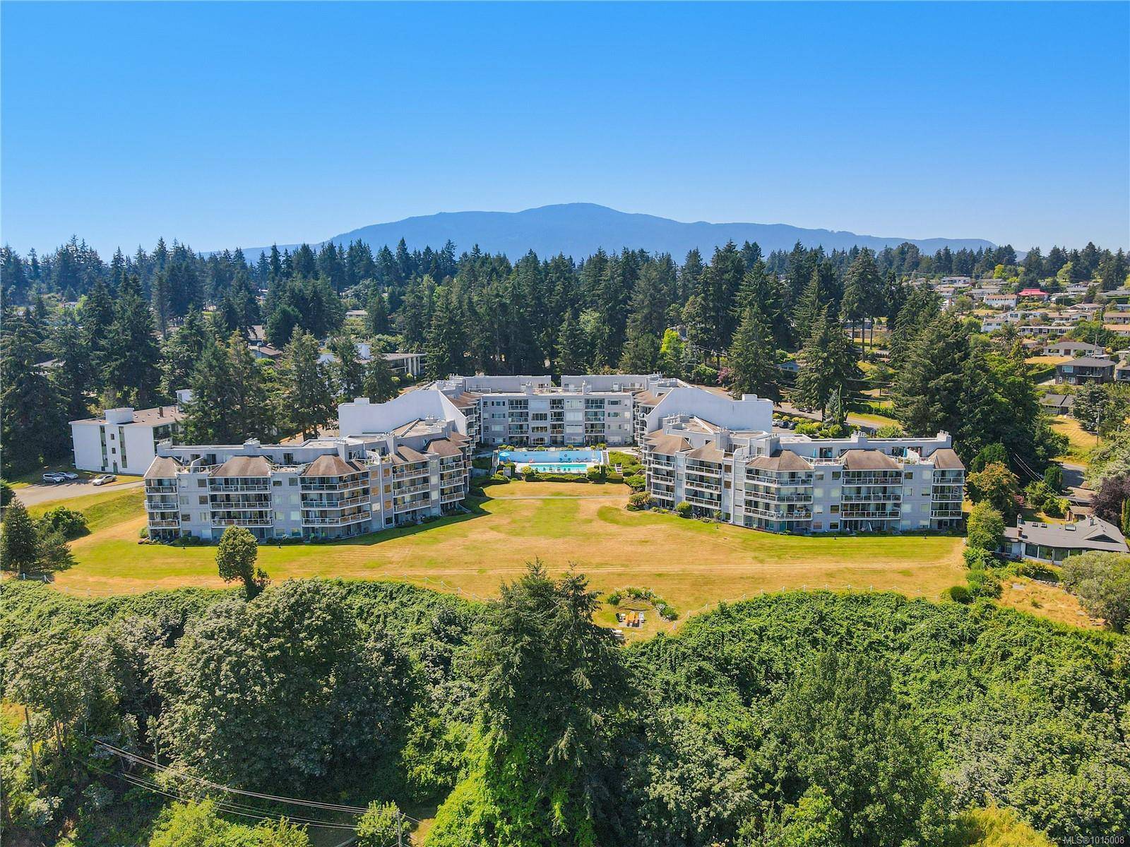 Nanaimo, BC V9S 5P1,2562 Departure Bay Rd #321