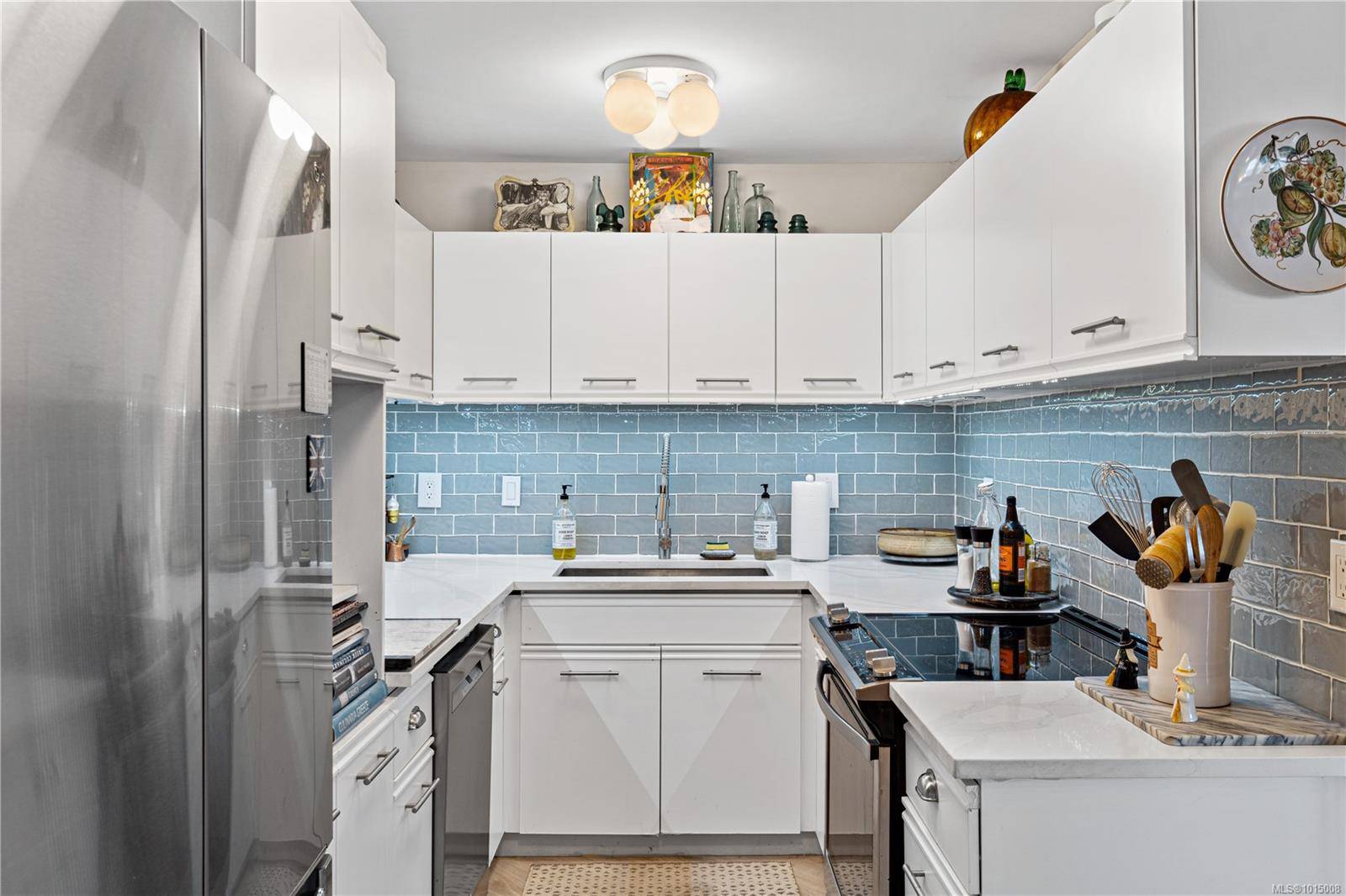 Nanaimo, BC V9S 5P1,2562 Departure Bay Rd #321