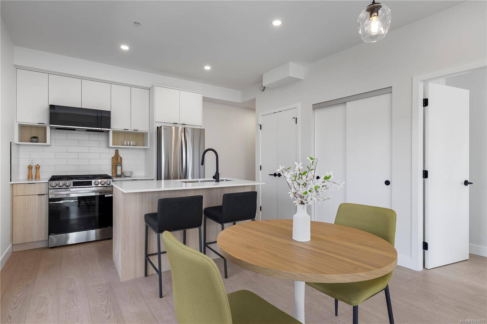 Langford, BC V9B 3R8,2629 Millstream Rd #229