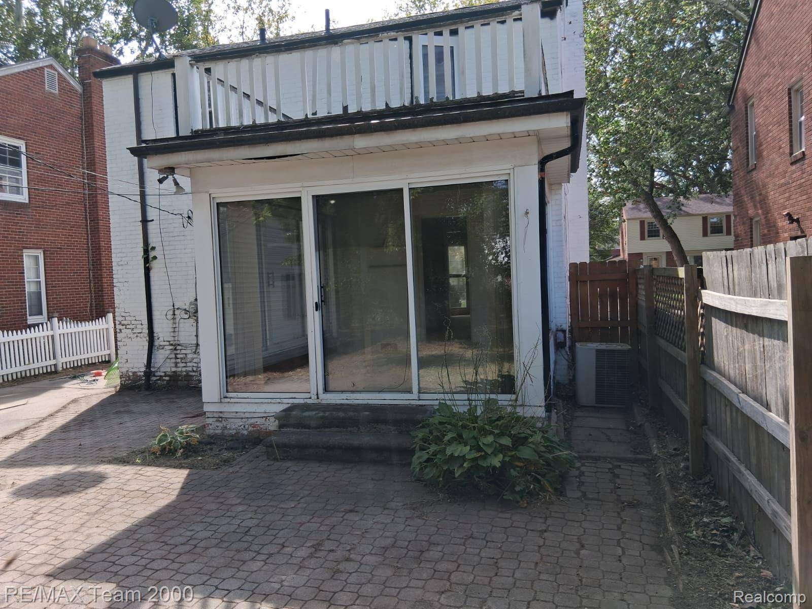 Detroit, MI 48236,5228 Hillcrest ST