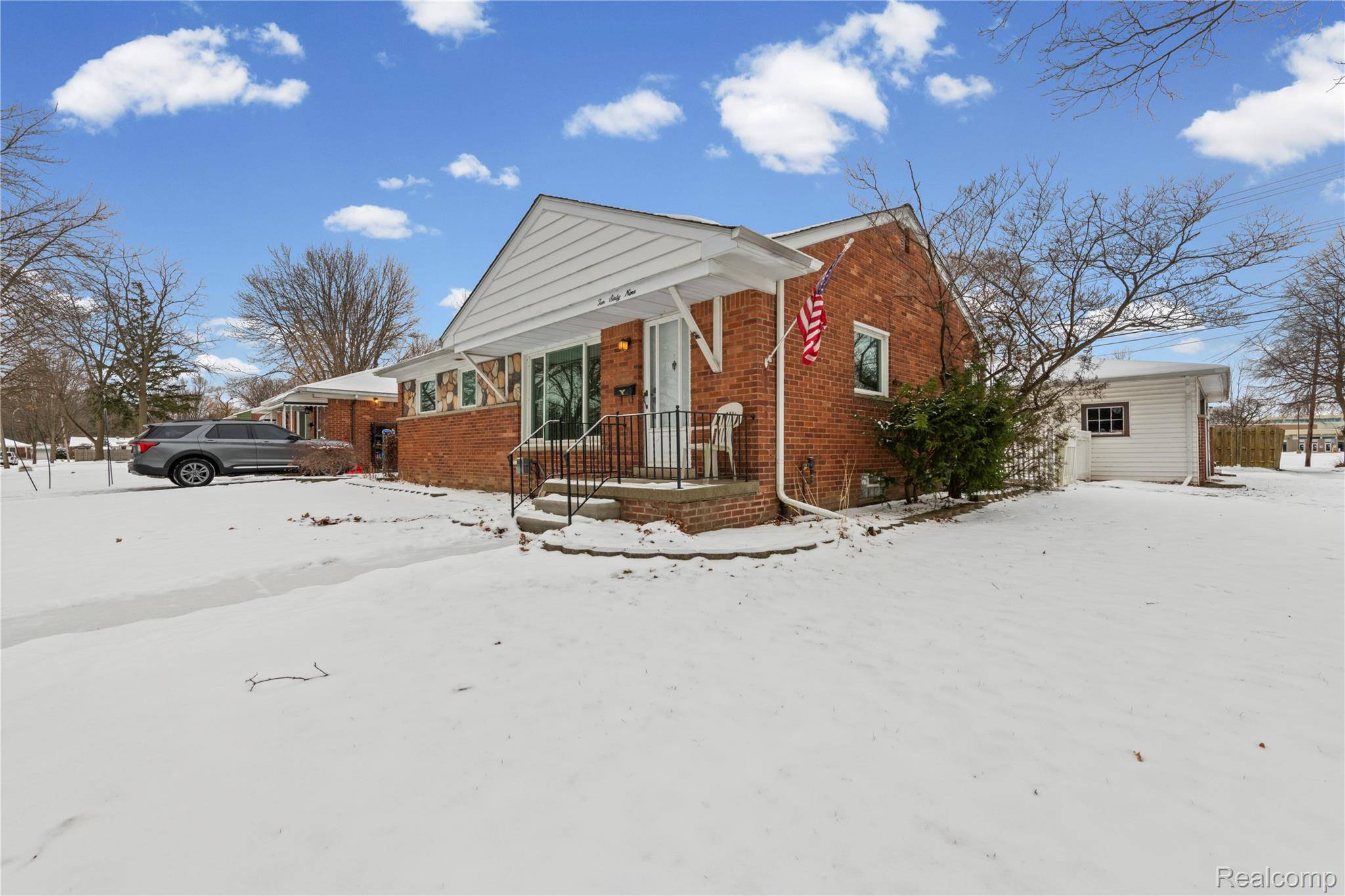 Mt. Clemens, MI 48043,1069 Chippewa ST