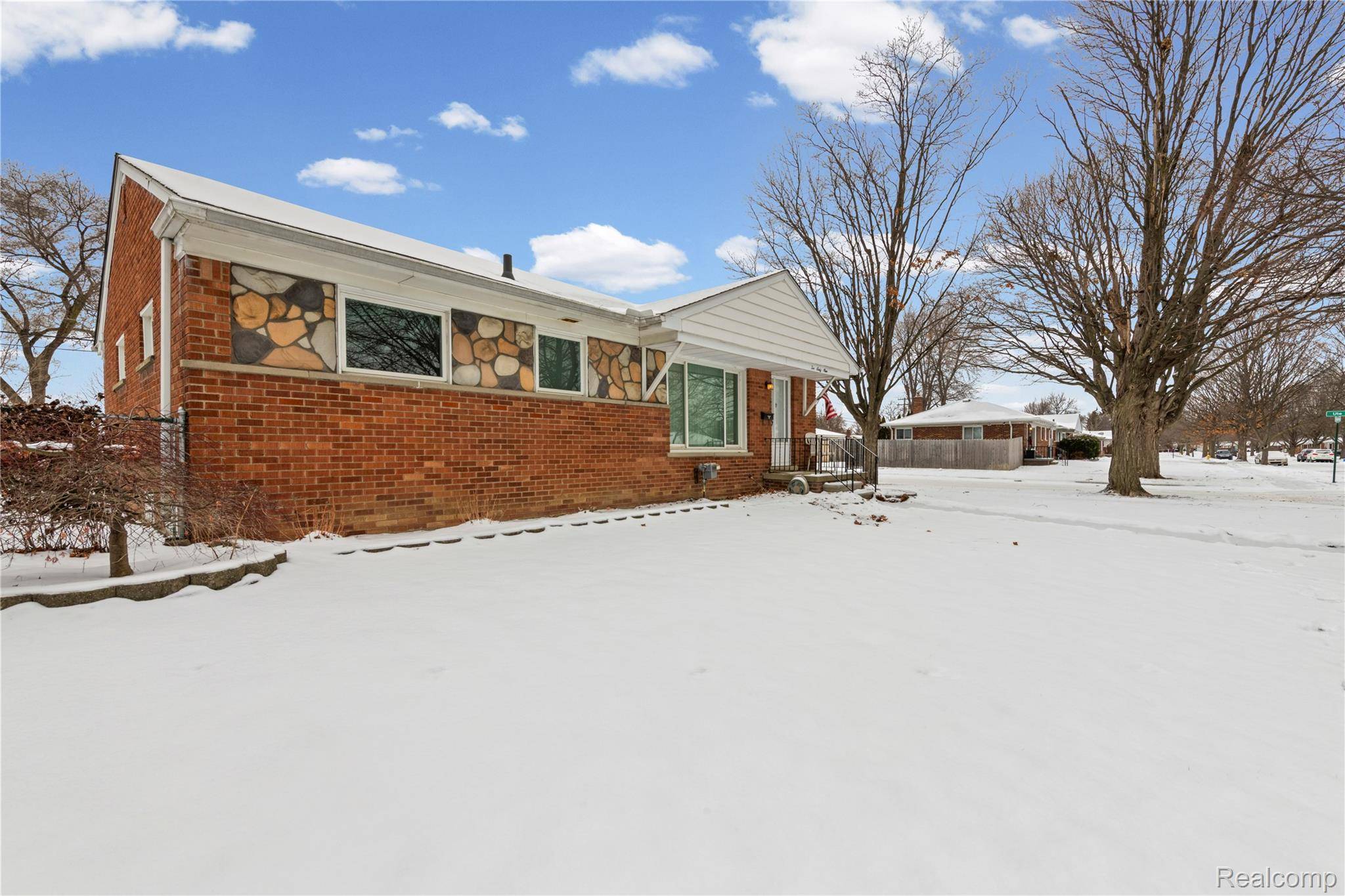 Mt. Clemens, MI 48043,1069 Chippewa ST