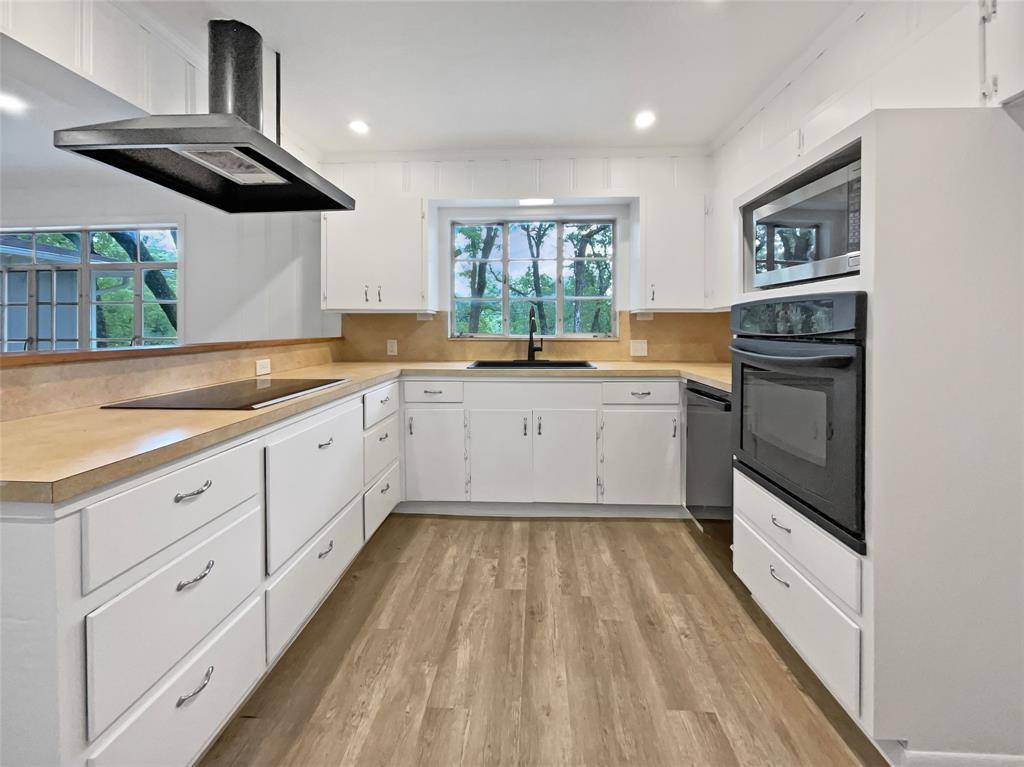 Fort Worth, TX 76112,5816 Yolanda Drive