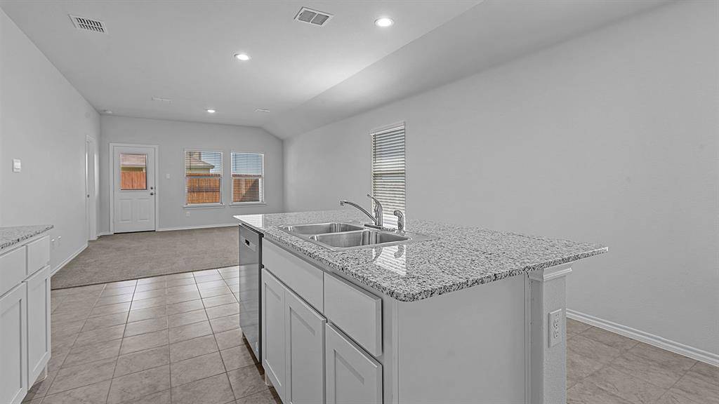 Denton, TX 76259,624 SHADED GROVE Drive