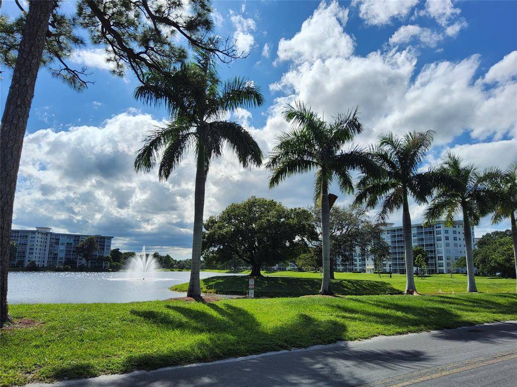 Pompano Beach, FL 33069,3090 N Course Dr #412