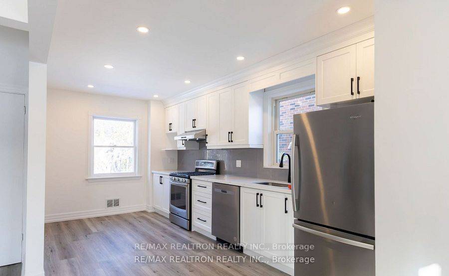 Richmond Hill, ON L4C 1Z3,112 Lawrence AVE #Main and Upper