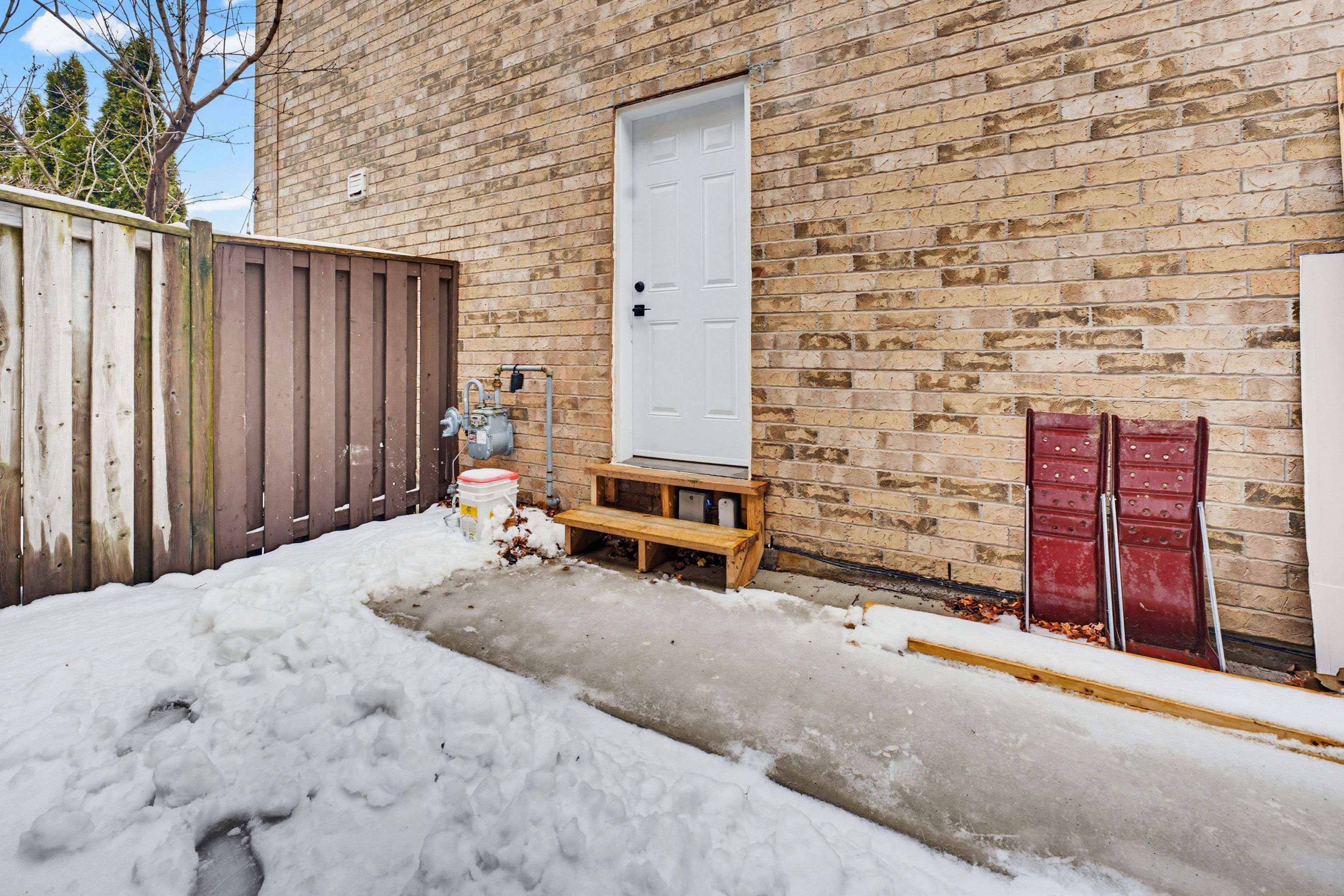 Milton, ON L9T 5M2,697 Auger TER #Lower