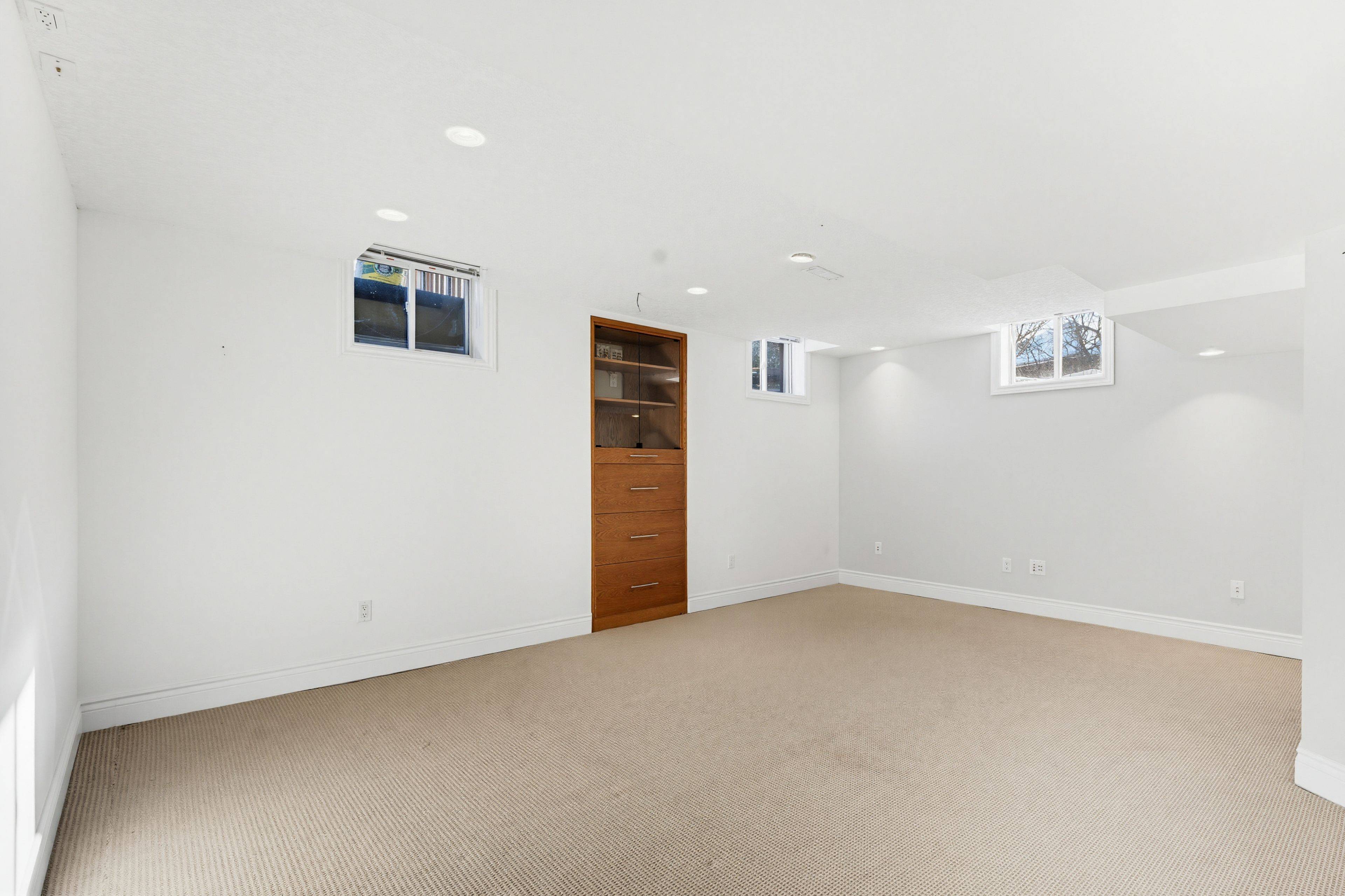 Milton, ON L9T 5M2,697 Auger TER #Lower