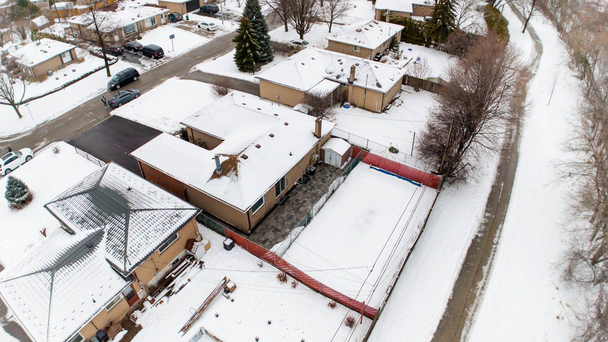 Brampton, ON L6T 2K5,77 BELMONT DR