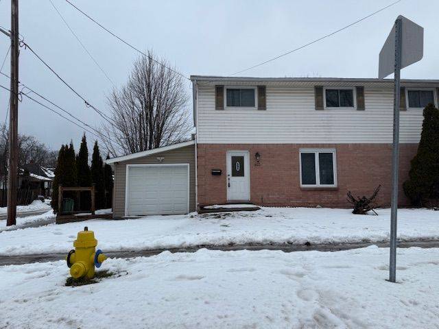 London East, ON N5Z 4W4,860 Trafalgar ST