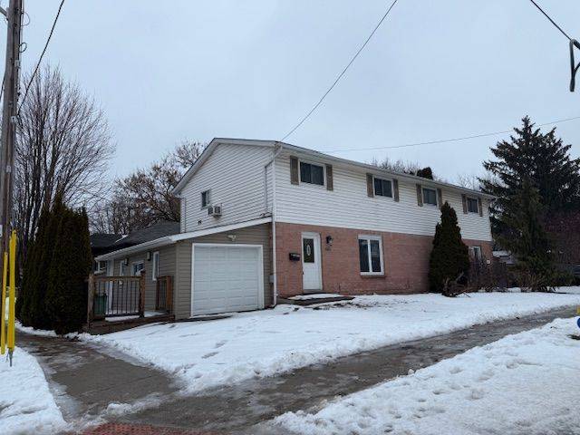 London East, ON N5Z 4W4,860 Trafalgar ST