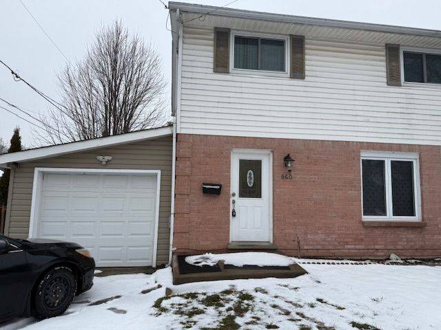 London East, ON N5Z 4W4,860 Trafalgar ST