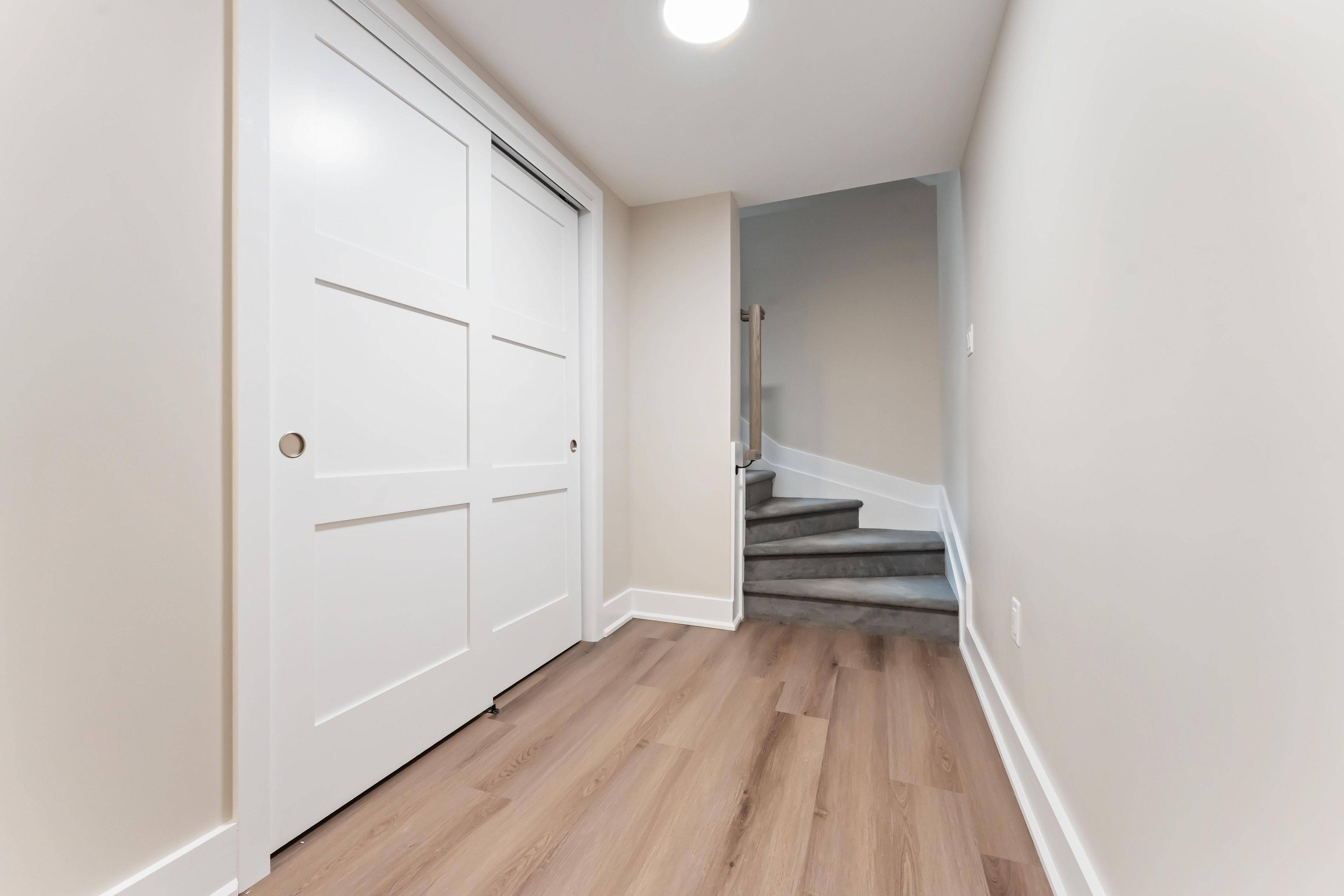 Glebe - Ottawa East And Area, ON K1S 2N7,342 Fifth AVE #1