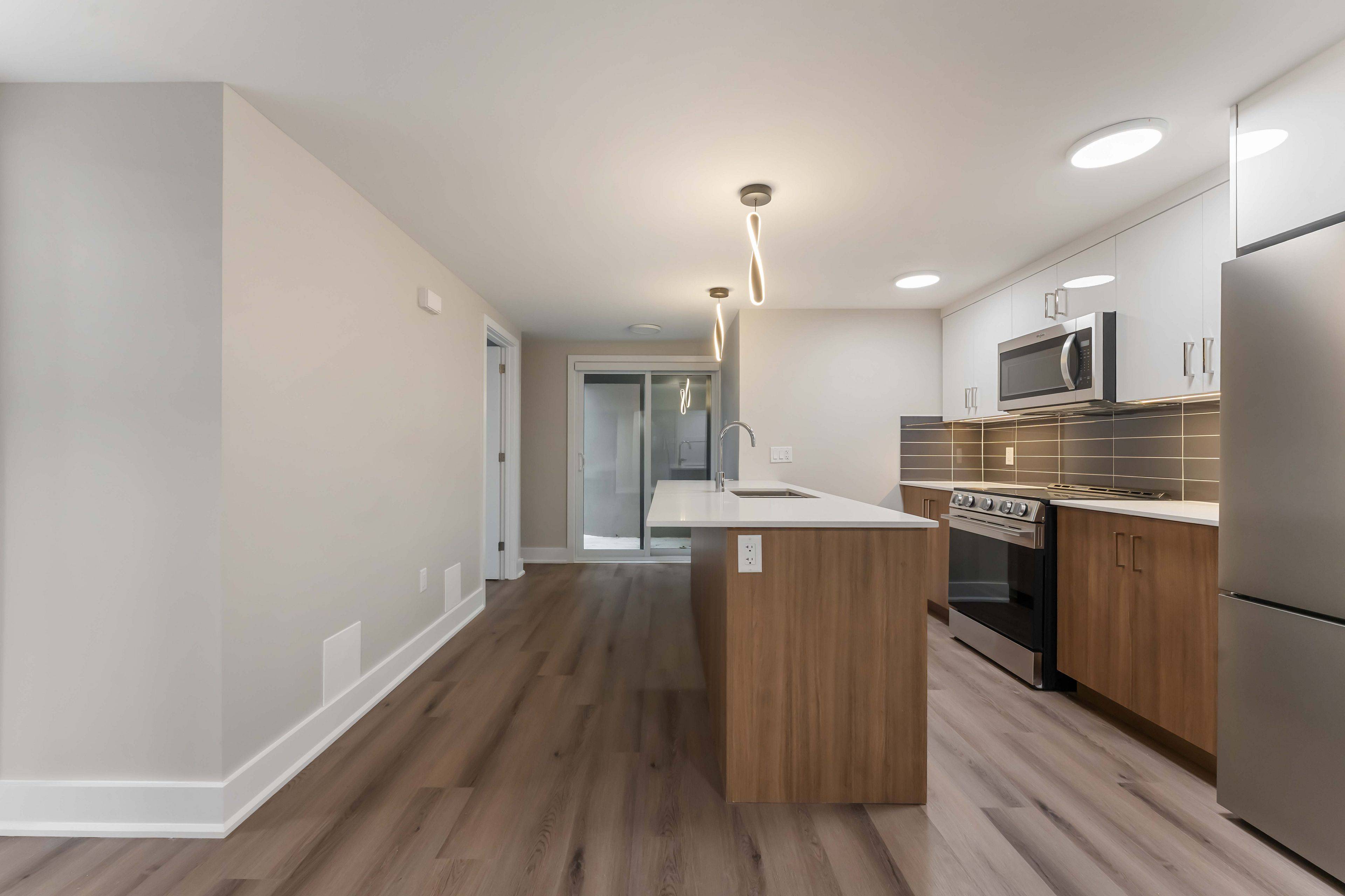 Glebe - Ottawa East And Area, ON K1S 2N7,342 Fifth AVE #1