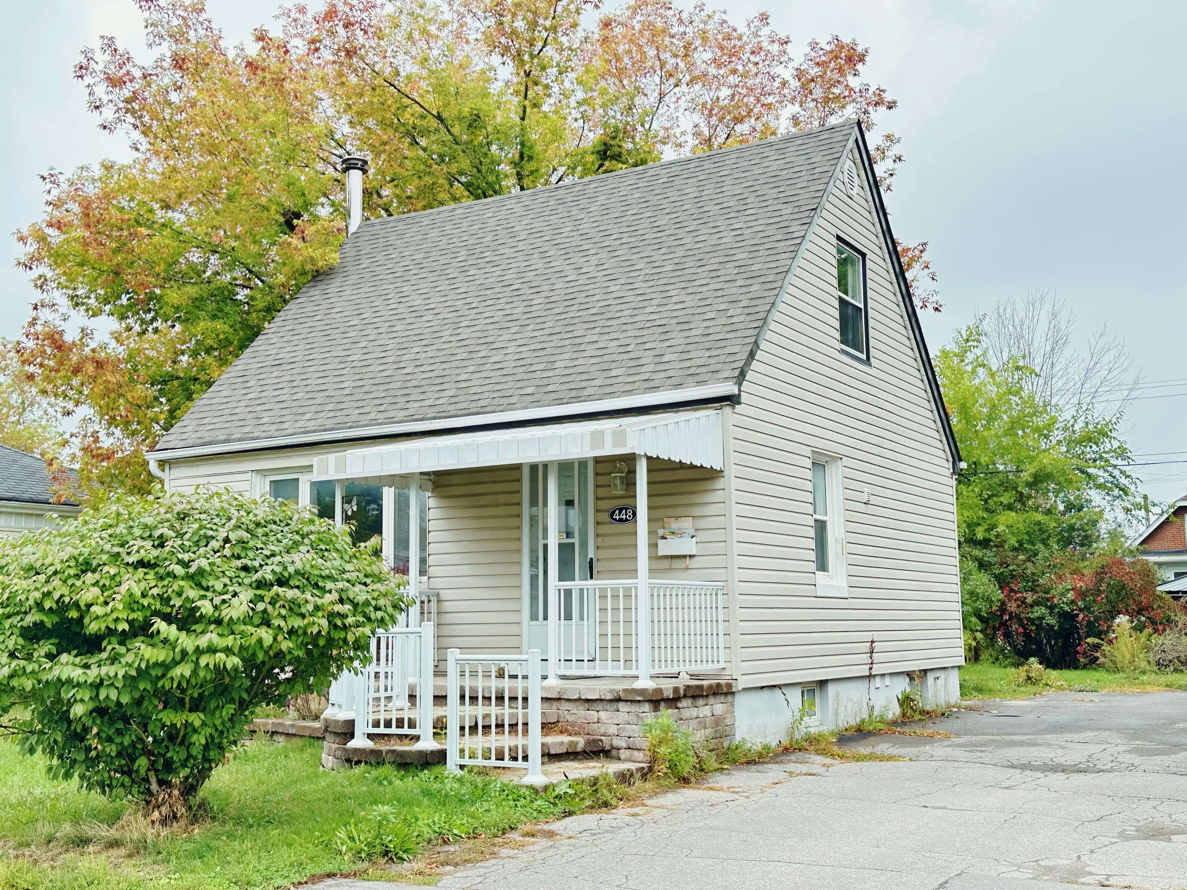 Peterborough, ON K9J 4B9,448 Hamilton ST