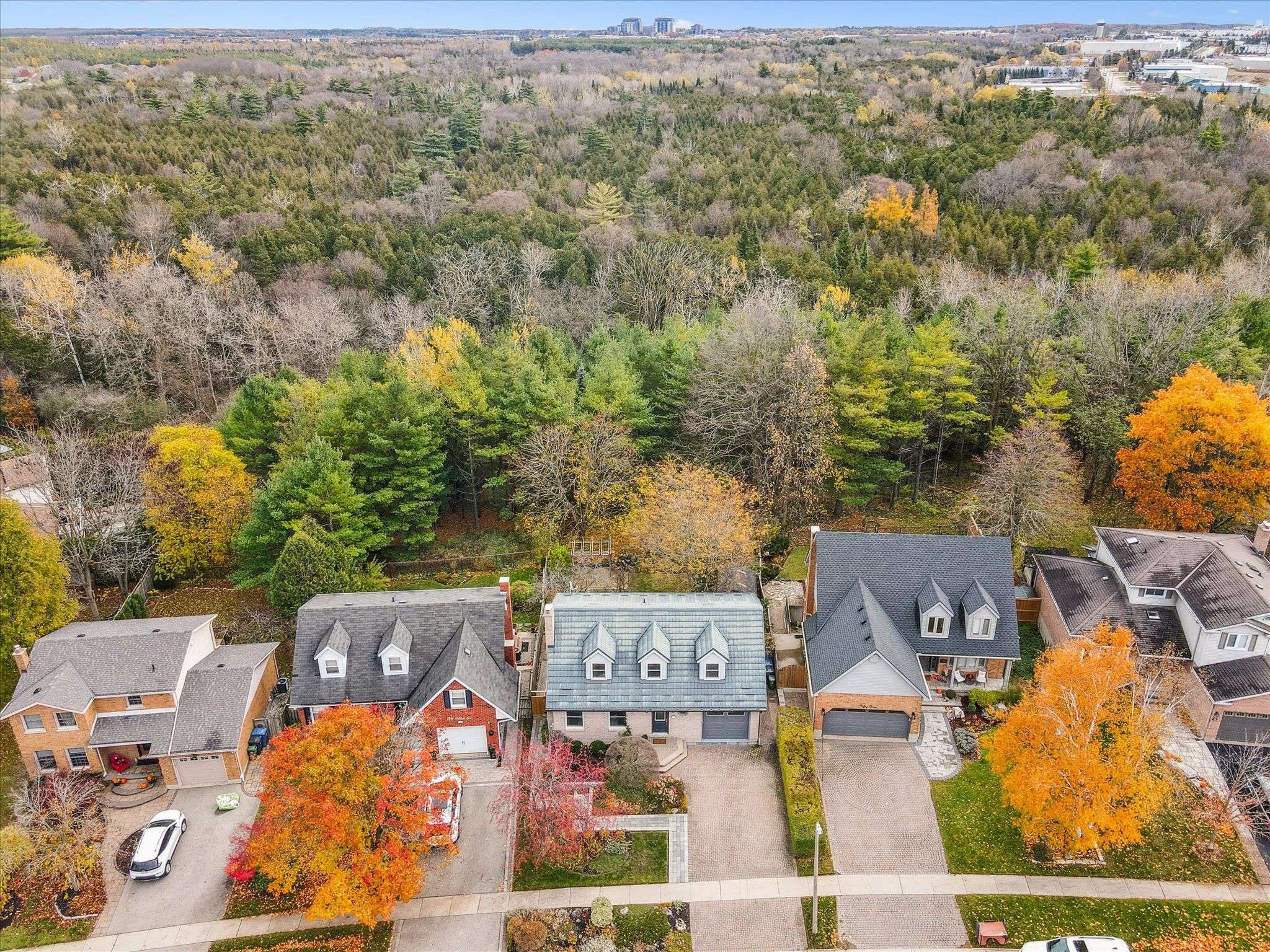 Guelph, ON N1G 4B8,52 Hilldale CRES