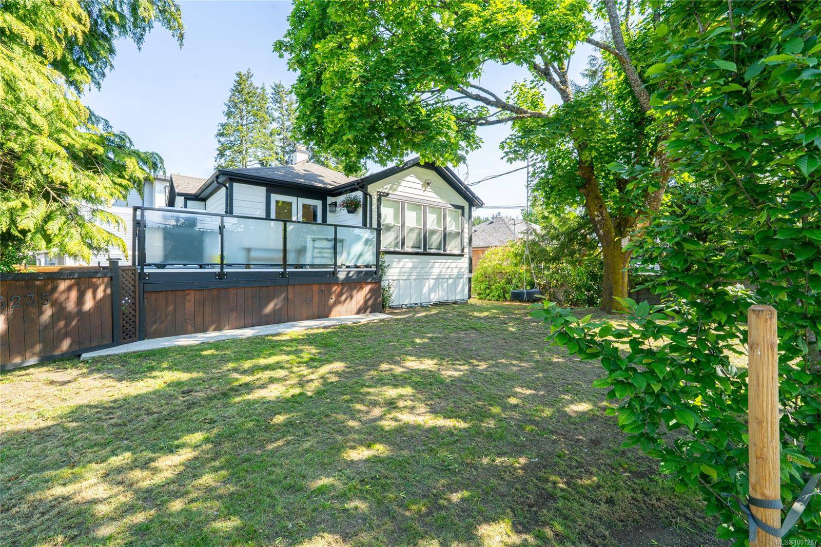 Langford, BC V9C 2W2,981 Isabell Ave