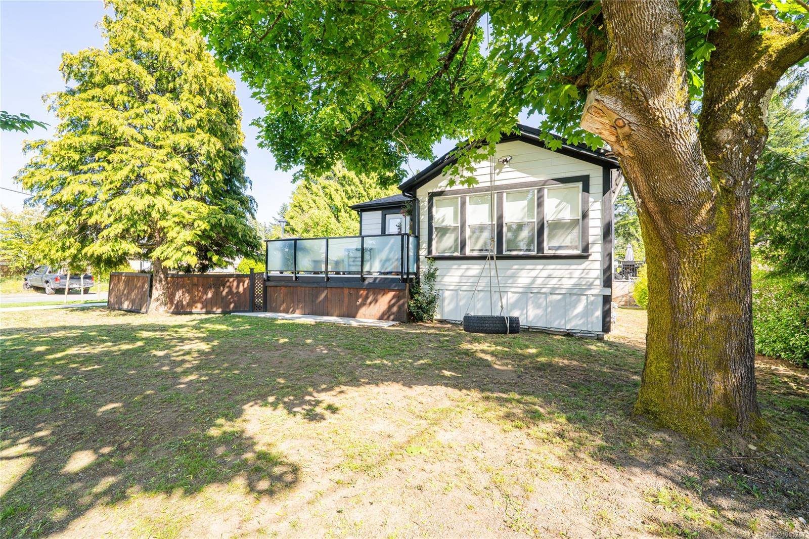 Langford, BC V9C 2W2,981 Isabell Ave