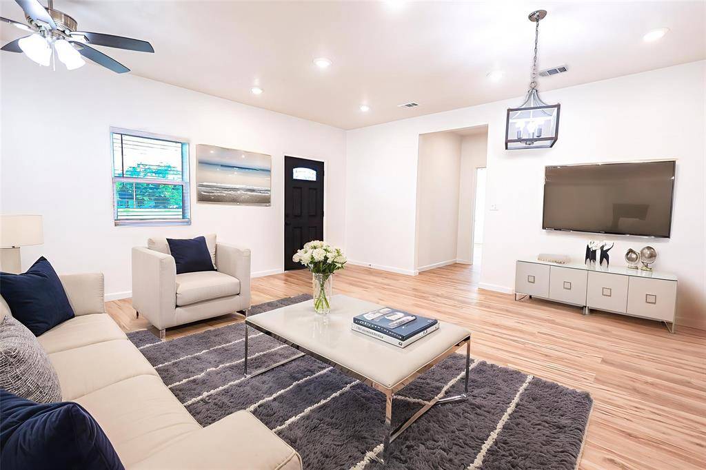 Kerens, TX 75144,308 NW 1st Street