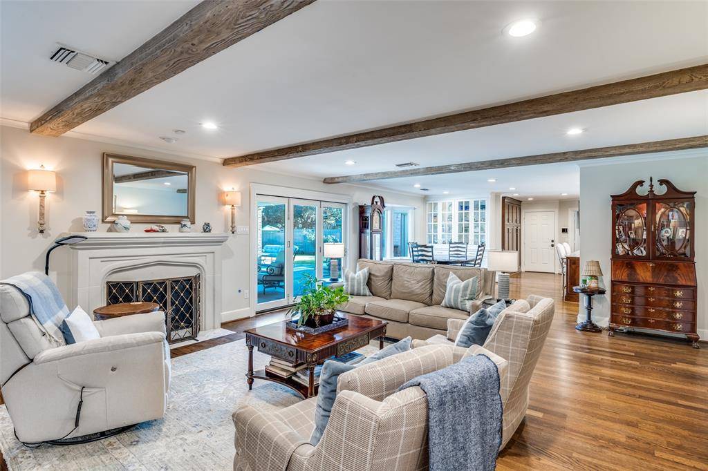 Dallas, TX 75254,6544 Valleybrook Drive