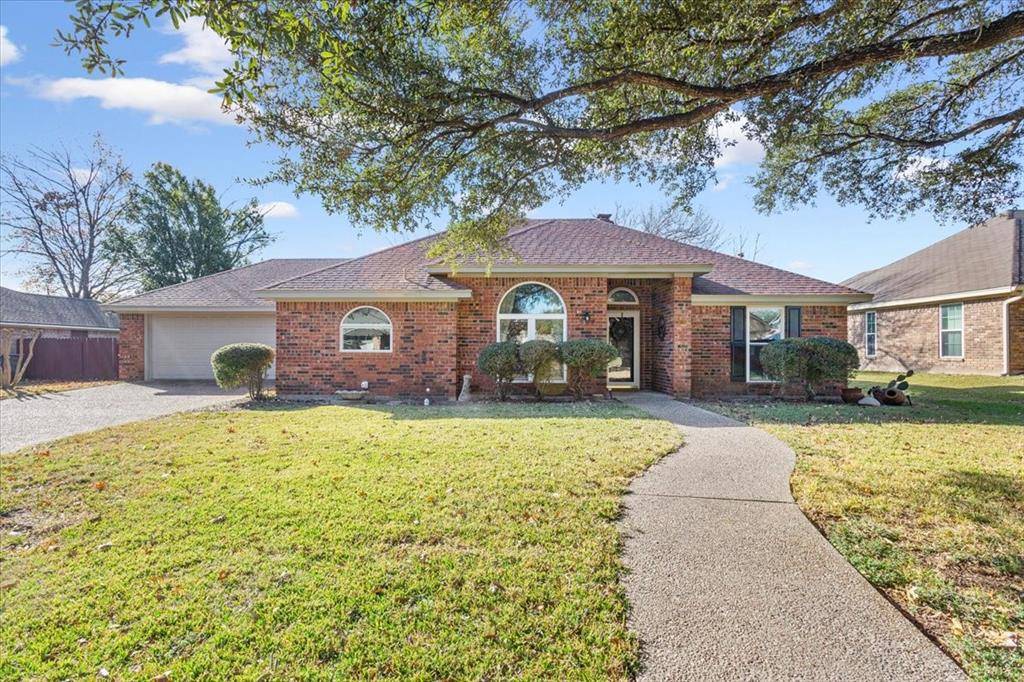 Hewitt, TX 76643,327 E Chapman Road