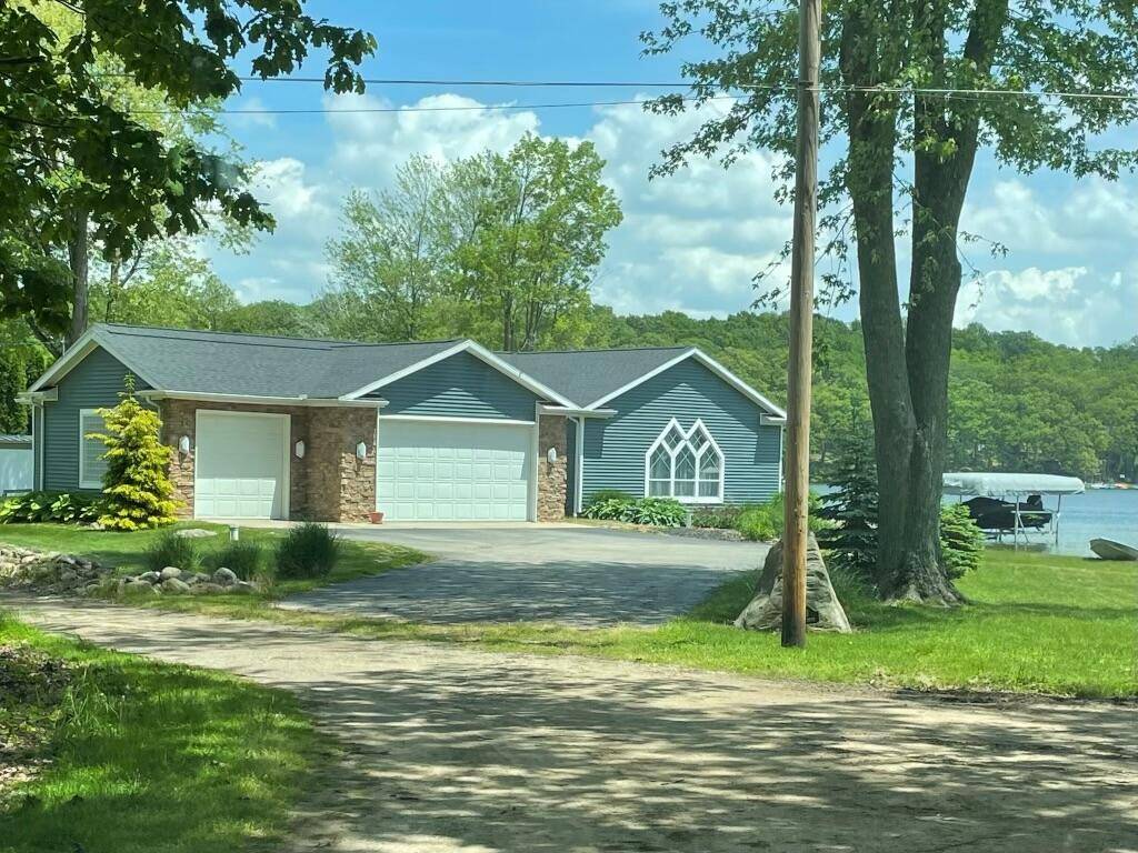 Hillsdale, MI 49242,3389 Mary Ann DR