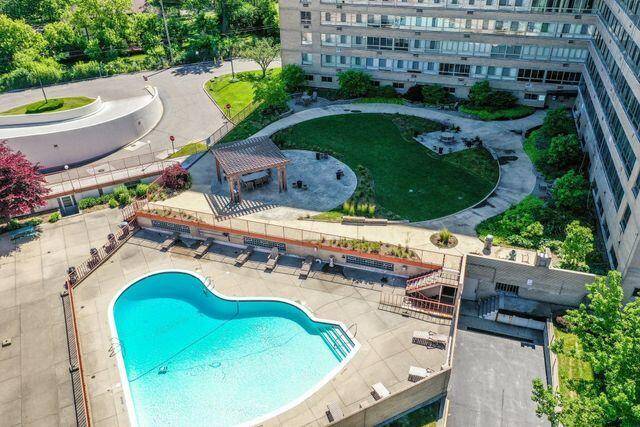 Detroit, MI 48214,8900 E Jefferson AVE #1021