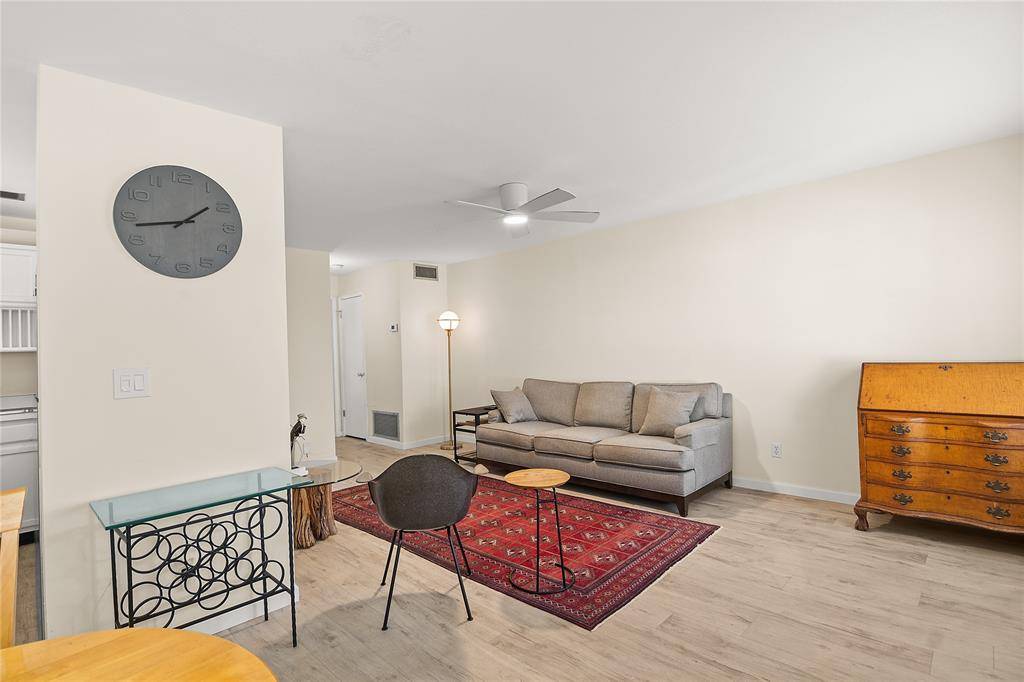 Vero Beach, FL 32962,85 NW Crooked Tree Ln #203