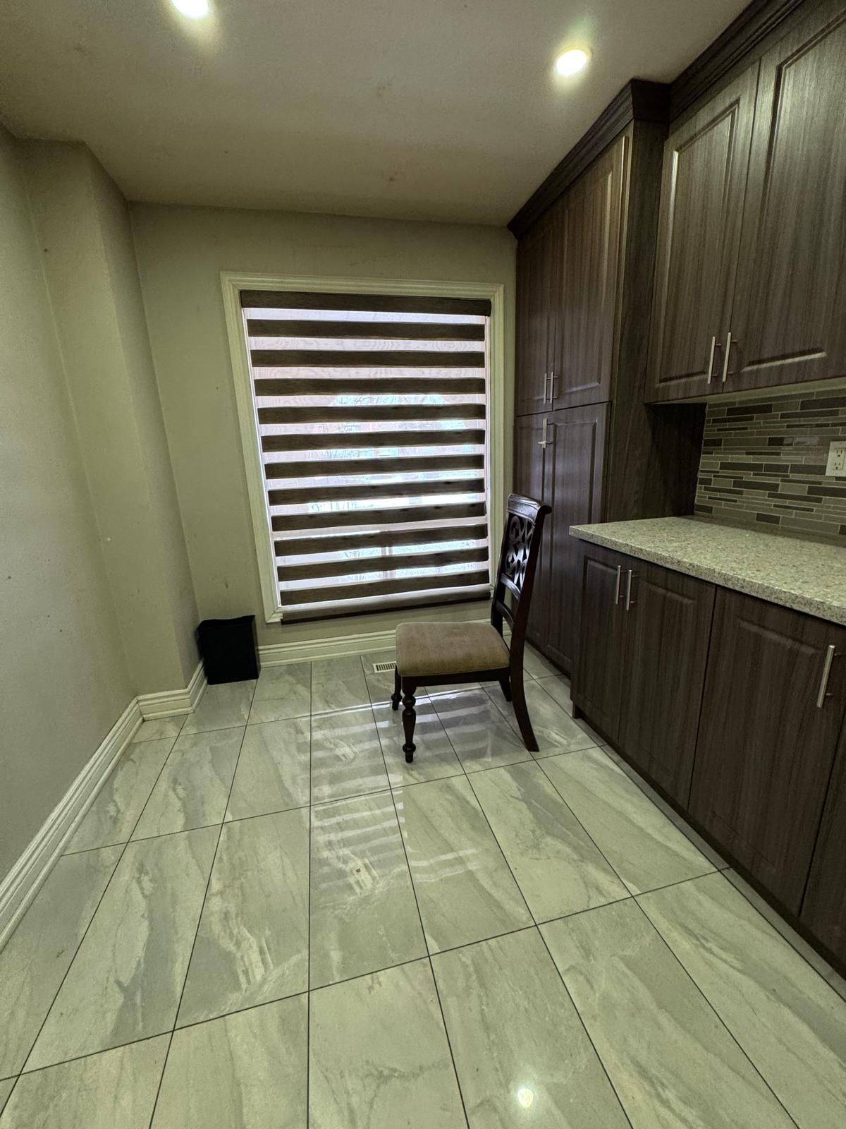 Mississauga, ON L4T 4A1,7214 Sigsbee DR