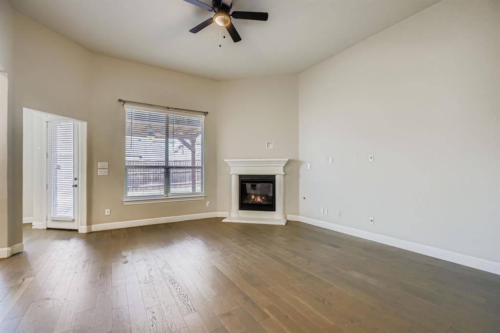 Rockwall, TX 75087,932 Hunters Creek Drive