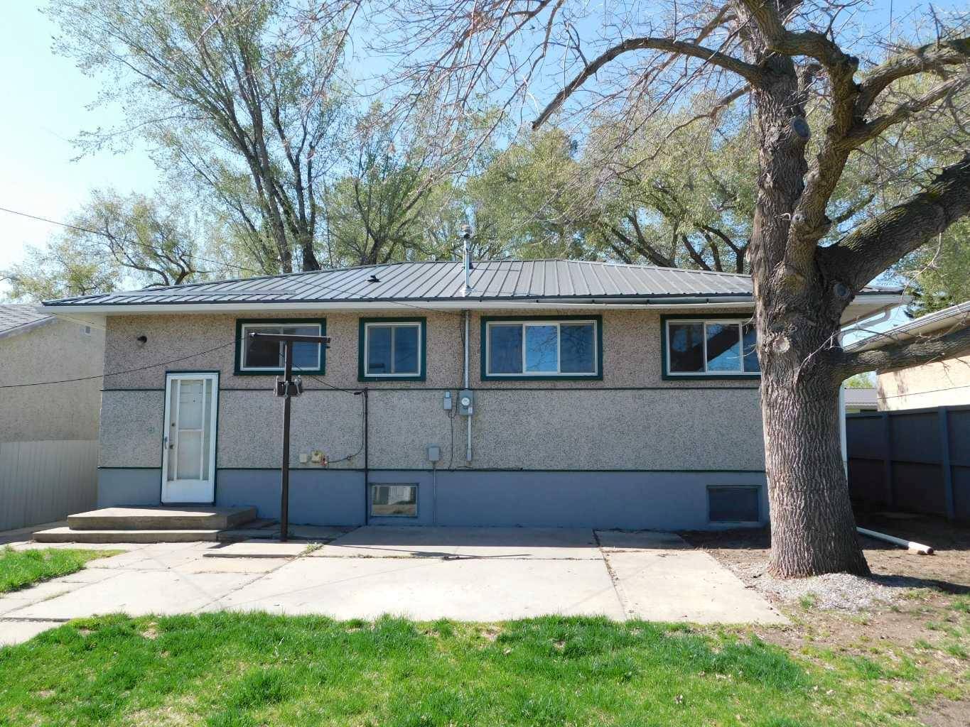 Brooks, AB T1R 0A2,68 Spruce AVE W