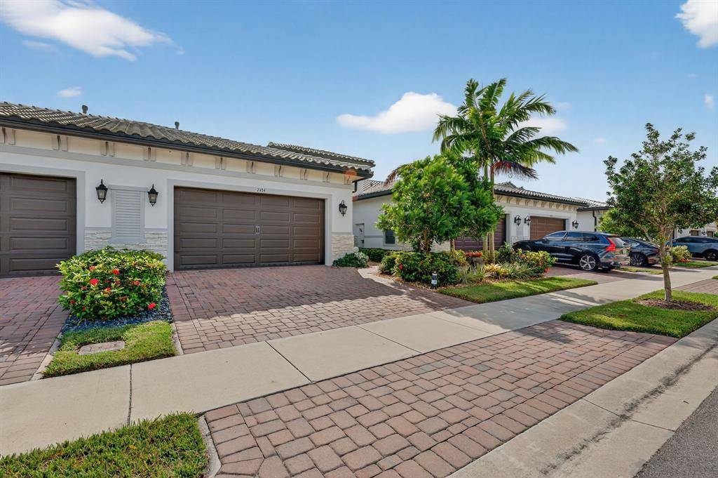 Parkland, FL 33067,7434 N Blue Spring Dr