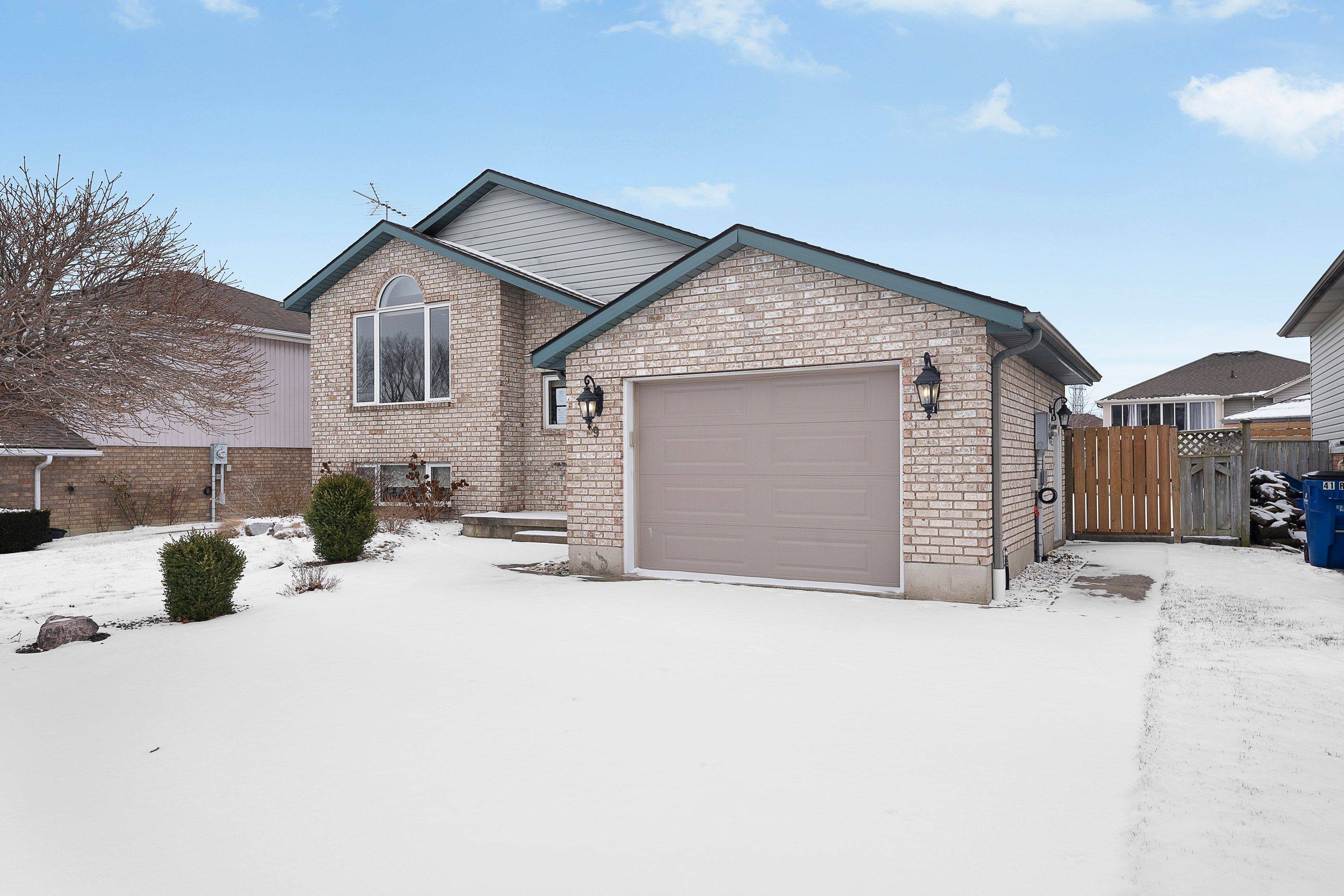 Chatham-kent, ON N0P 2L0,39 Rose AVE