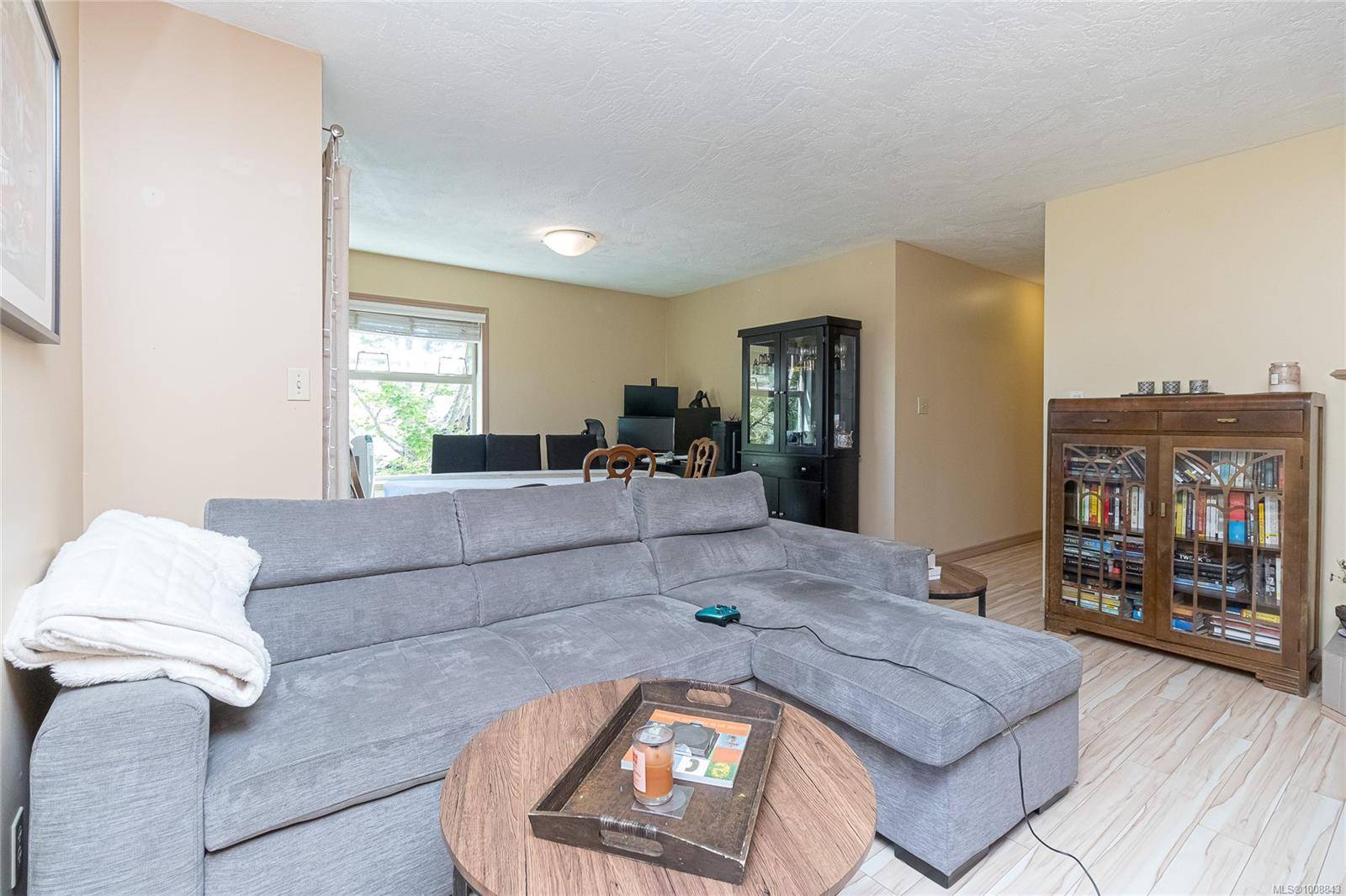 Victoria, BC V8R 4K9,2211 Shelbourne St #201