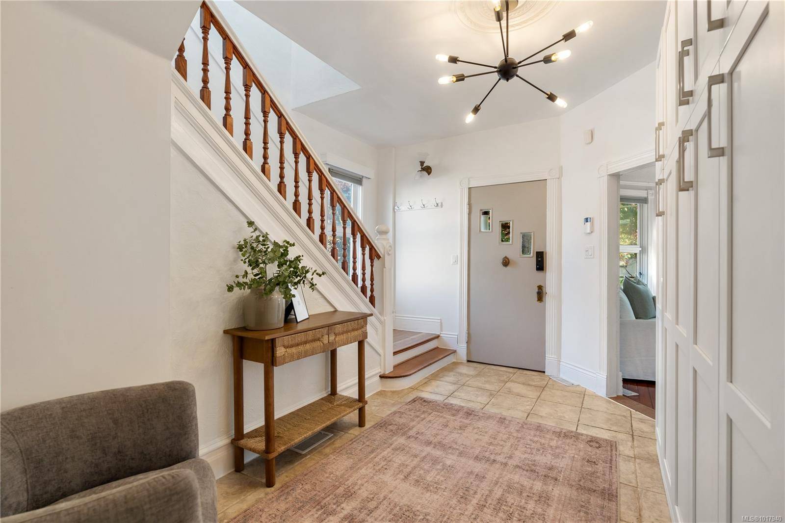 Victoria, BC V8R 3W8,1726 Stanley Ave