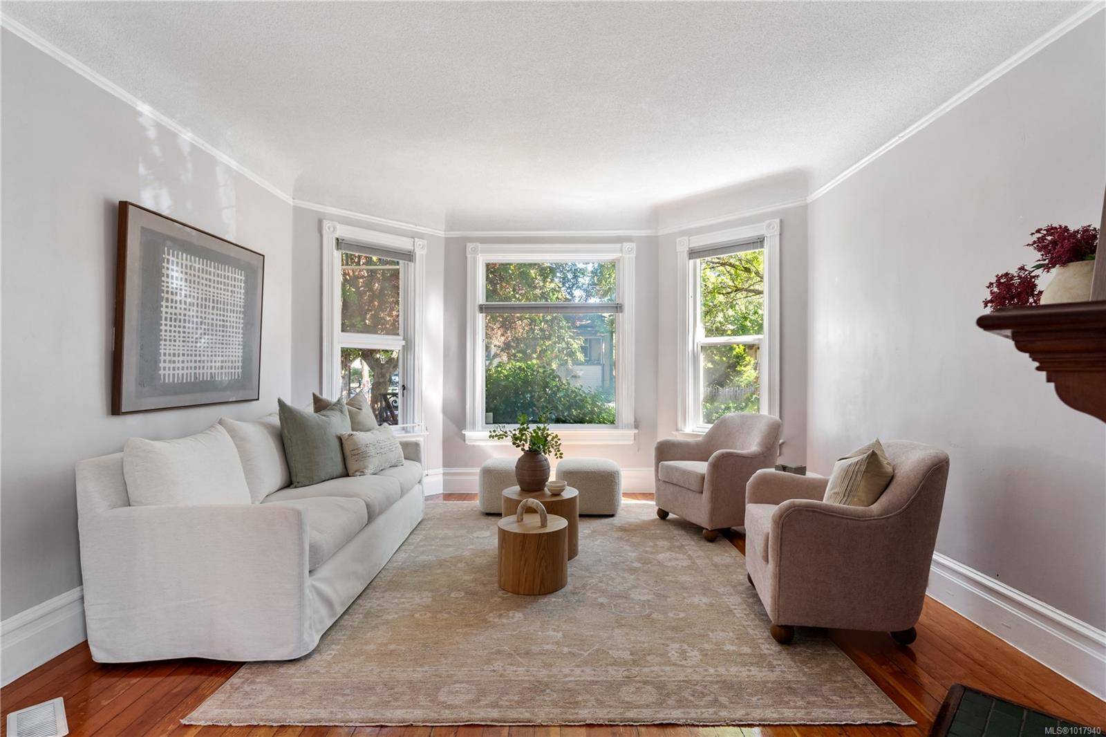 Victoria, BC V8R 3W8,1726 Stanley Ave