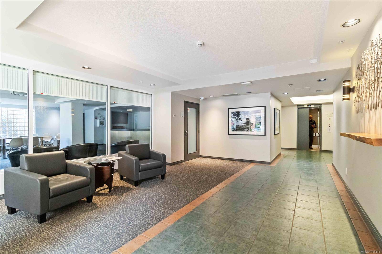 Victoria, BC V8V 4Y4,1020 View St #1507