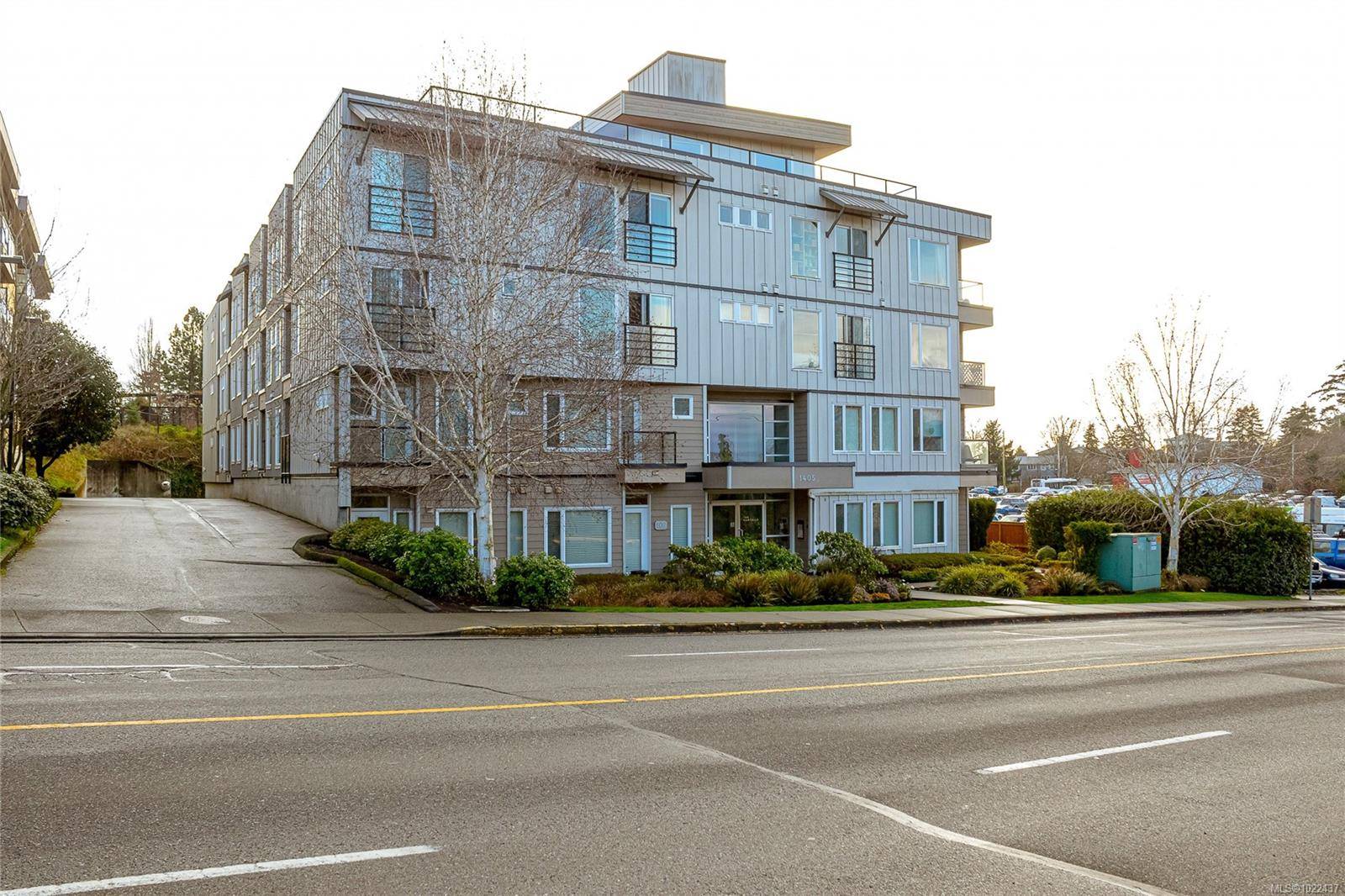 Esquimalt, BC V9A 0A4,1405 Esquimalt Rd #313